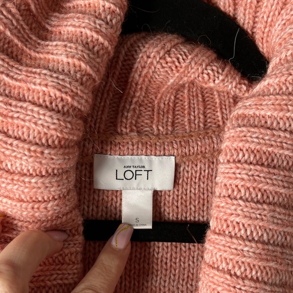 Loft women’s pink alpaca blend knit pullover sweater size small - Picture 3 of 5
